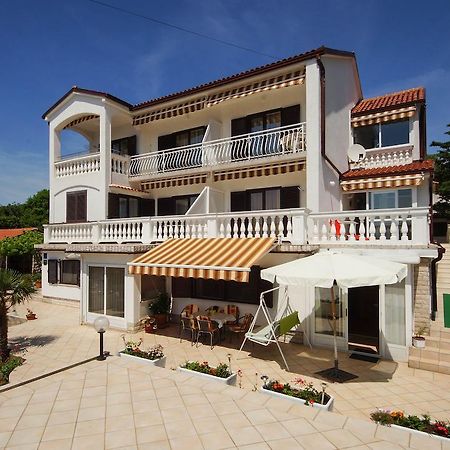 Apartments Lina Нови-Винодолски Экстерьер фото